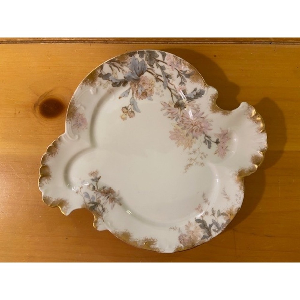 Haviland & Co Limoges France Chrysanthemum Plate Gold Gilt Scalloped Porcelain